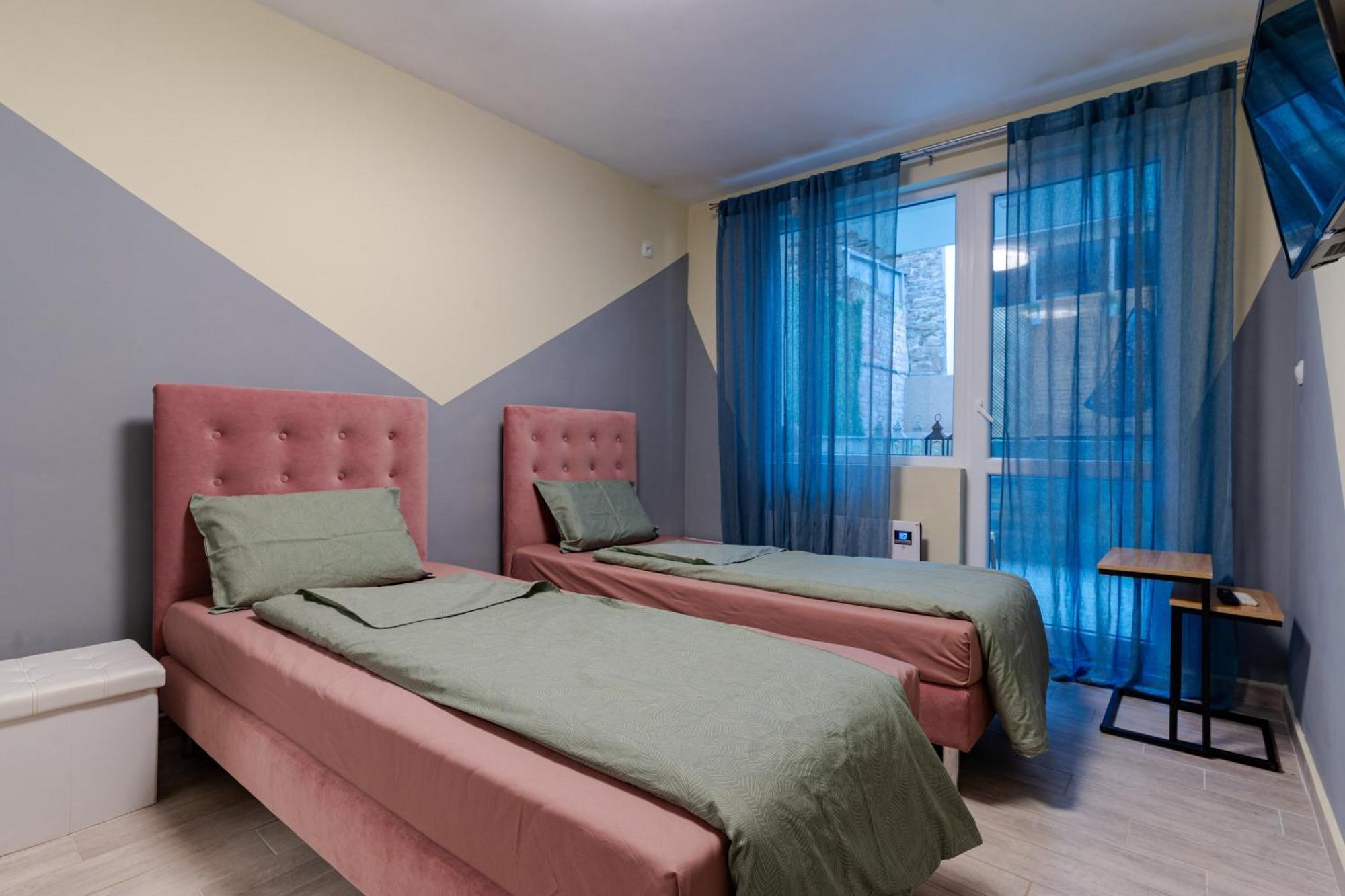 Mirela Guest Apartment Veliko Tŭrnovo Exterior photo