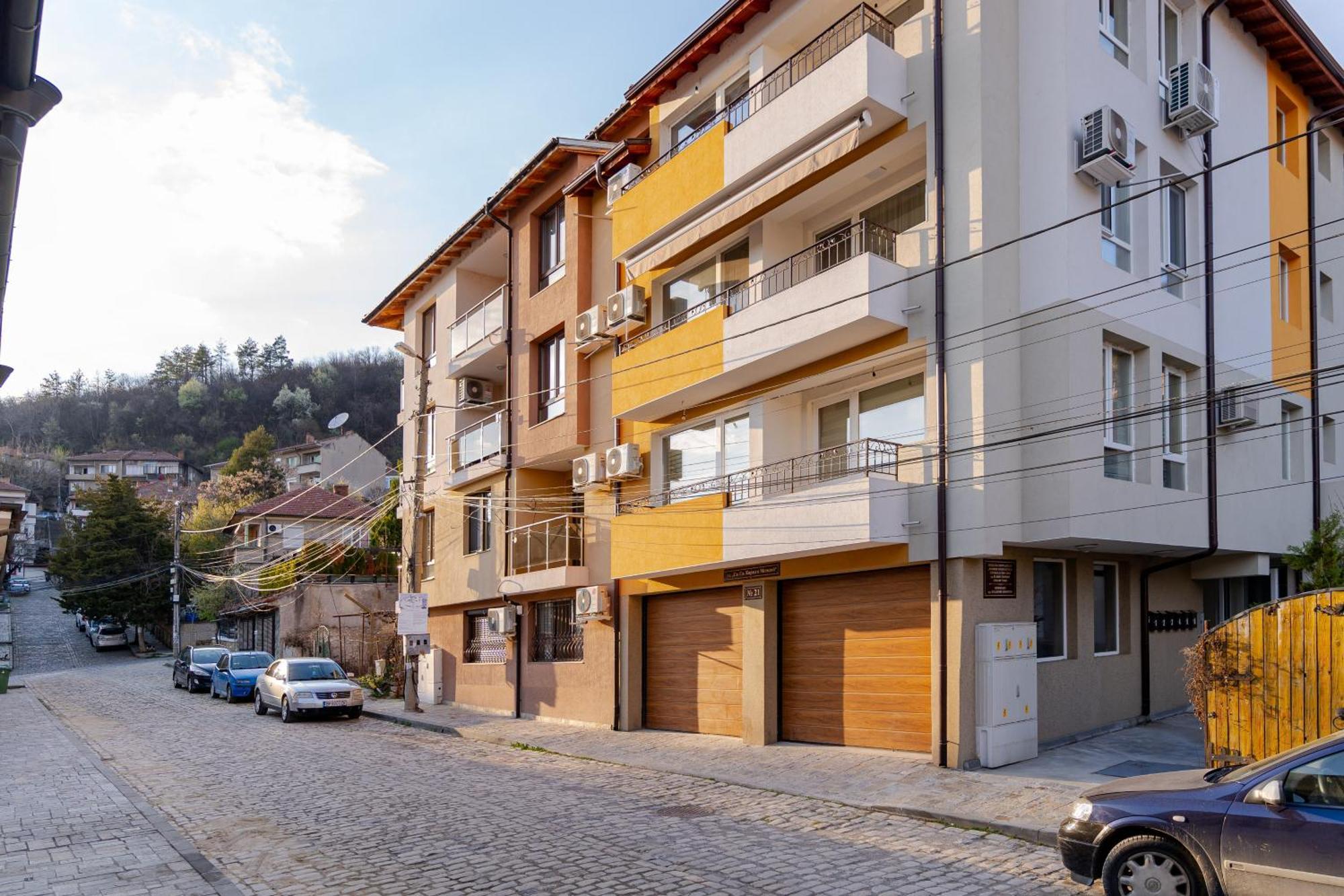 Mirela Guest Apartment Veliko Tŭrnovo Exterior photo